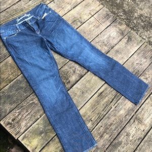AMERICAN EAGLE JEANS